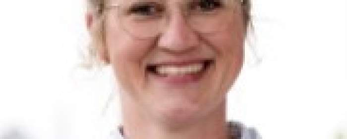 Dr. Sophia Schmücker 
Oberärztin, Fachärztin für Orthopädie und Unfallchirurgie, 
Spezielle Unfallchirurgie, Notfallmedizin, Sportmedizin, UKGM Gießen
